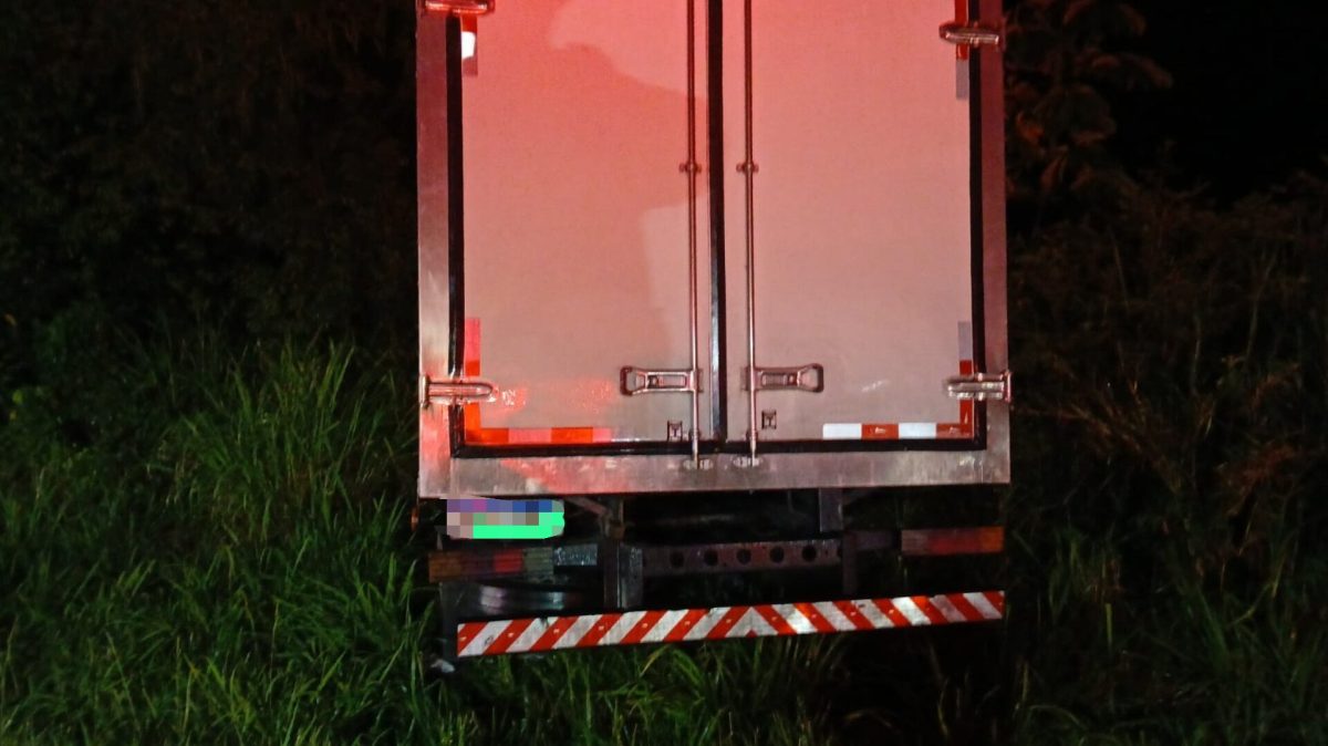 Jovem de 20 anos morre em acidente entre carro e caminhão na BR-470, em Apiúna