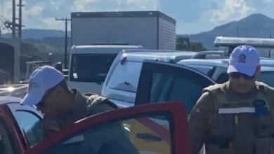 Em surto e com CNH suspensa, motorista mobiliza várias viaturas após fuga na Serra