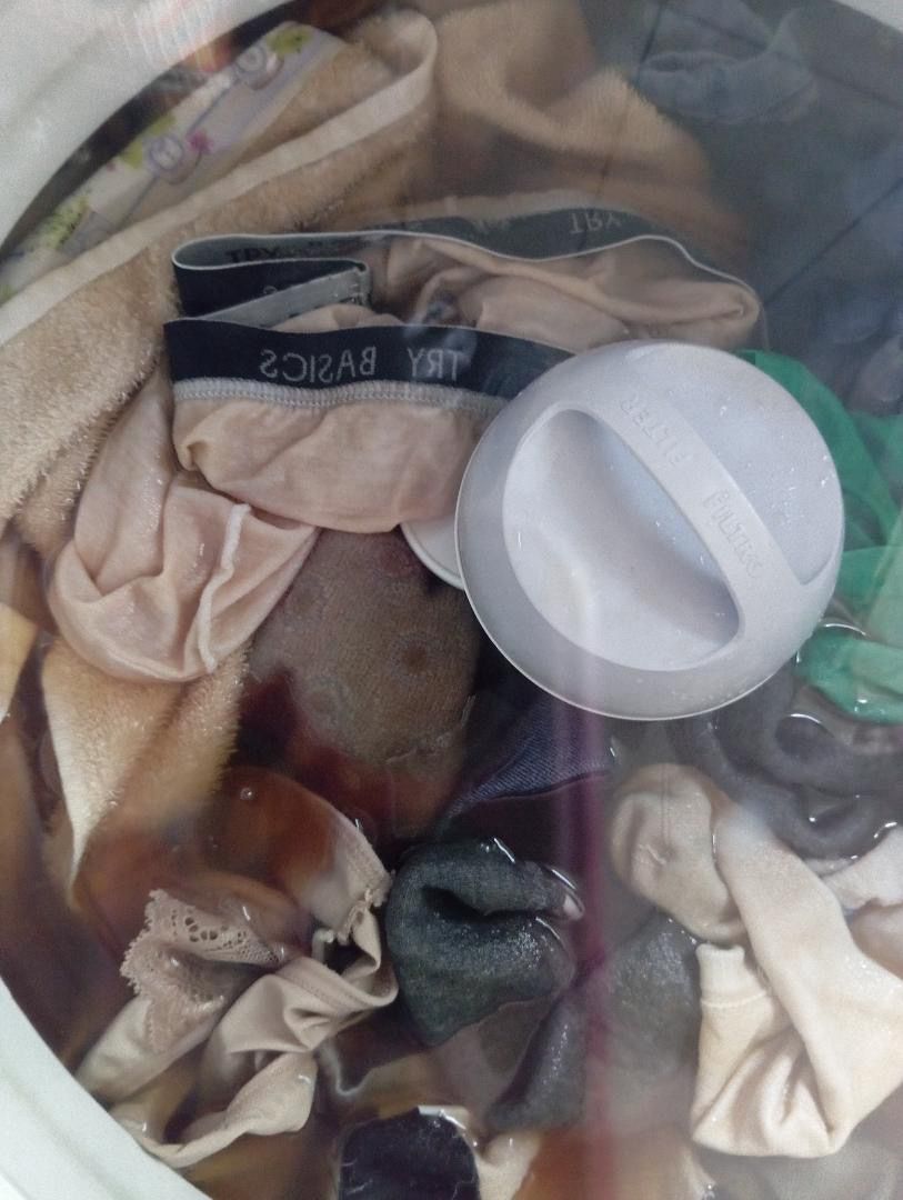 “Não é de hoje”: moradores denunciam água suja após vazamentos na rede em Timbó