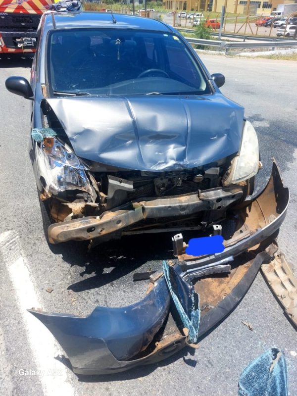 Colisão envolvendo dois carros na BR-470, em Ascurra, deixa mulher ferida
