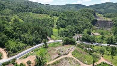 Novo trecho da Estrada Geral Santa Maria começa a receber pavimentação asfáltica em Benedito Novo