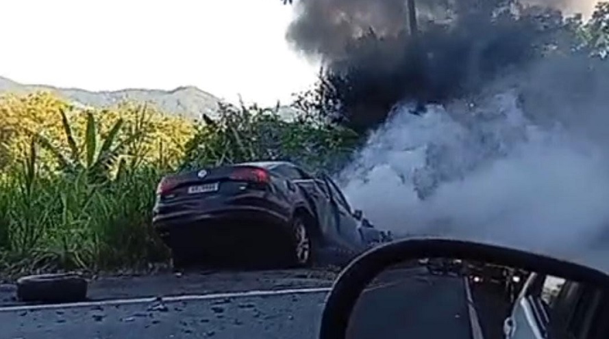Três morrem após acidente envolvendo 3 veículos na BR-470, entre Indaial e Rodeio