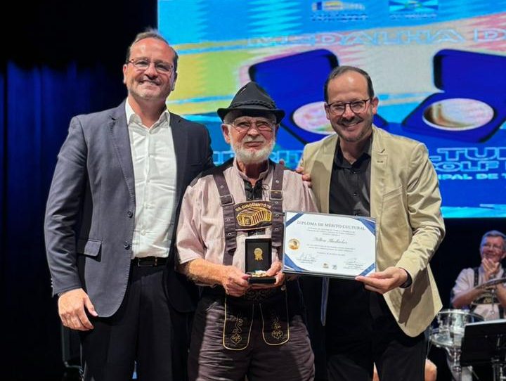 Noite especial em Timbó marca a entrega da Medalha de Mérito Cultural Lindolf Bell a 10 homenageados