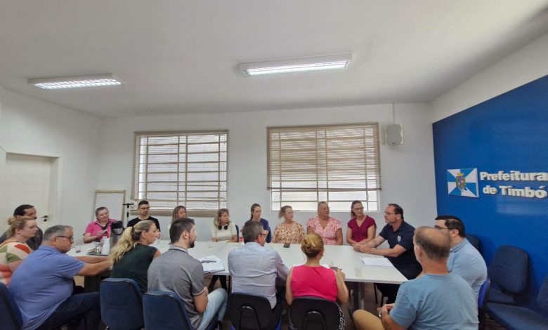 Acordo histórico garante ganho real, reajustes expressivos e avanços estruturais aos servidores de Timbó