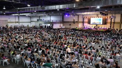 Câmara de Blumenau leva projetos de cidadania à abertura do ano letivo 2026 na Vila Germânica