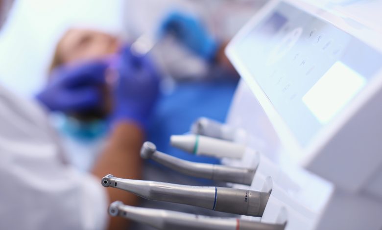 Dentista indenizará paciente após perder broca dentro da cavidade bucal durante procedimento em SC