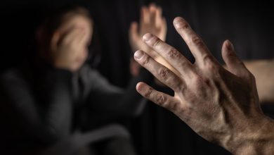 Após ameaçar ex-companheira e quebrar objetos, jovem é preso por violência doméstica em Rodeio