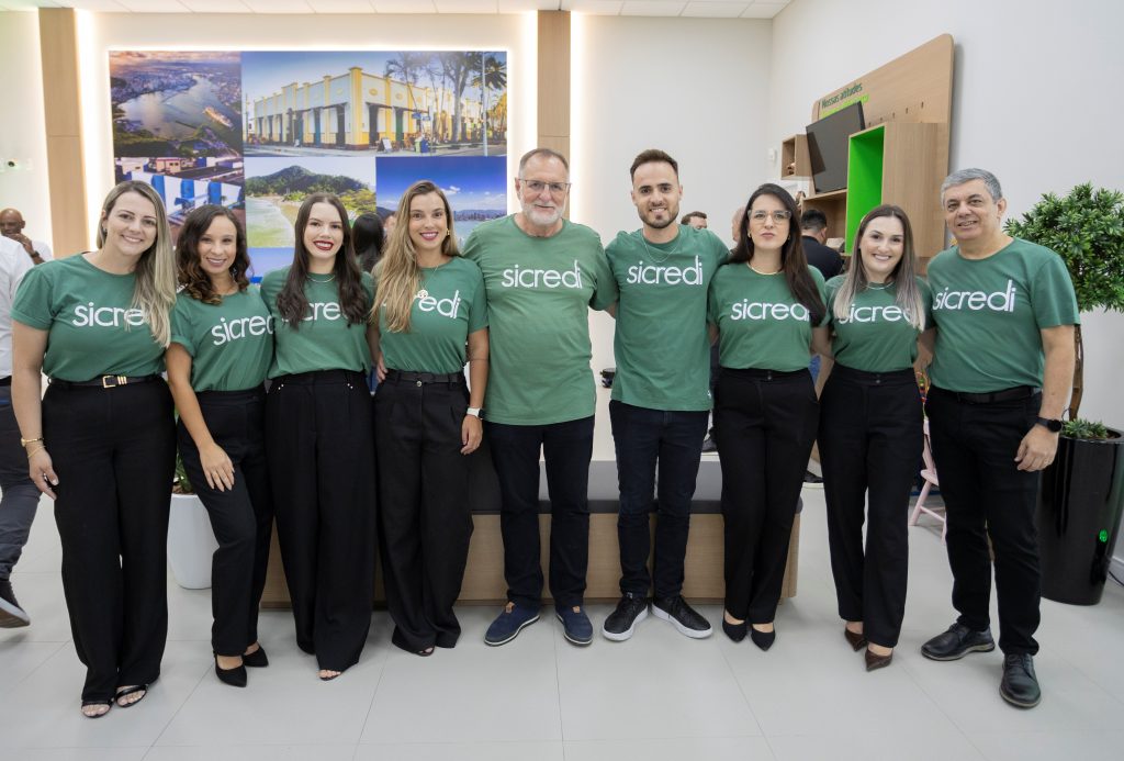 Sicredi reinaugura agência no Dom Bosco e transforma praça em novo cartão-postal de Itajaí