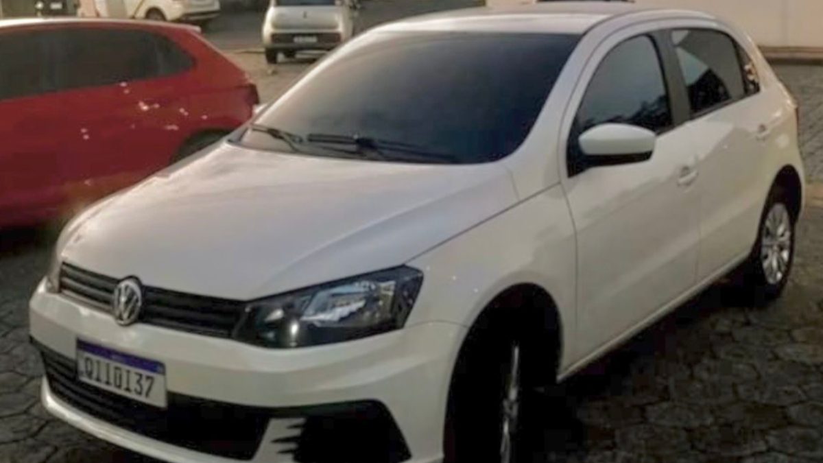 Gol é furtado durante a madrugada em Timbó e criminosos são flagrados por câmeras
