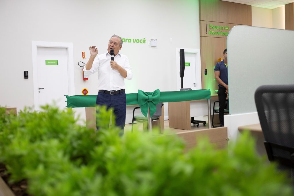 Sicredi reinaugura agência no Dom Bosco e transforma praça em novo cartão-postal de Itajaí