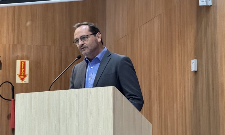 Flávio Buzzi apresenta balanço do 1º ano de governo em sessão solene na Câmara de Timbó