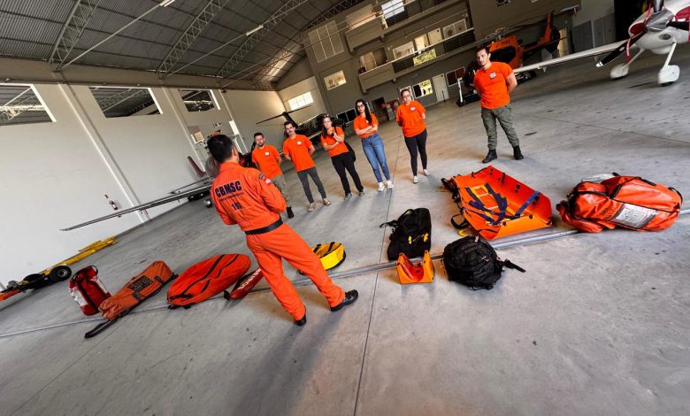 Agentes da Defesa Civil de Timbó participam de treinamento com unidade aérea em Blumenau