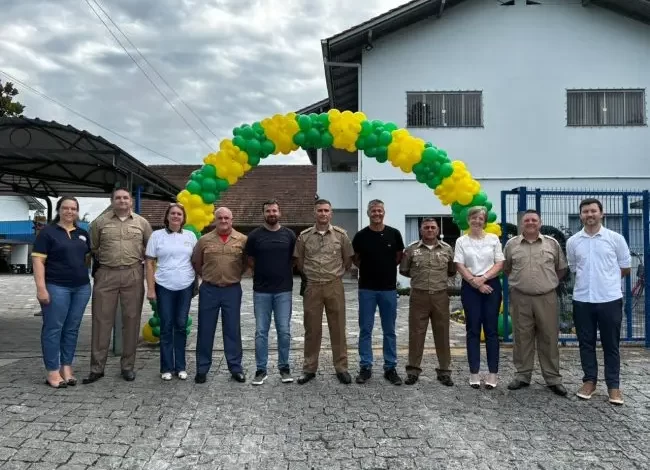 Primeira Escola Cívico-Militar da rede municipal em SC é oficializada em Pomerode