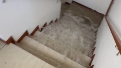 Caixa d’água estoura, provoca alagamento e gera correria em prédio residencial em SC