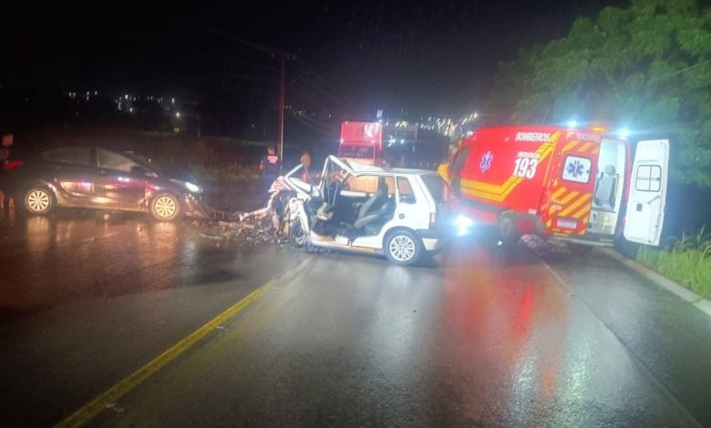 Colisão frontal na BR-470 termina em morte e deixa jovem motorista gravemente ferido em Pouso Redondo