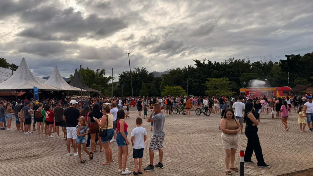 Domingo de diversão: Verão no Parque conquista a comunidade