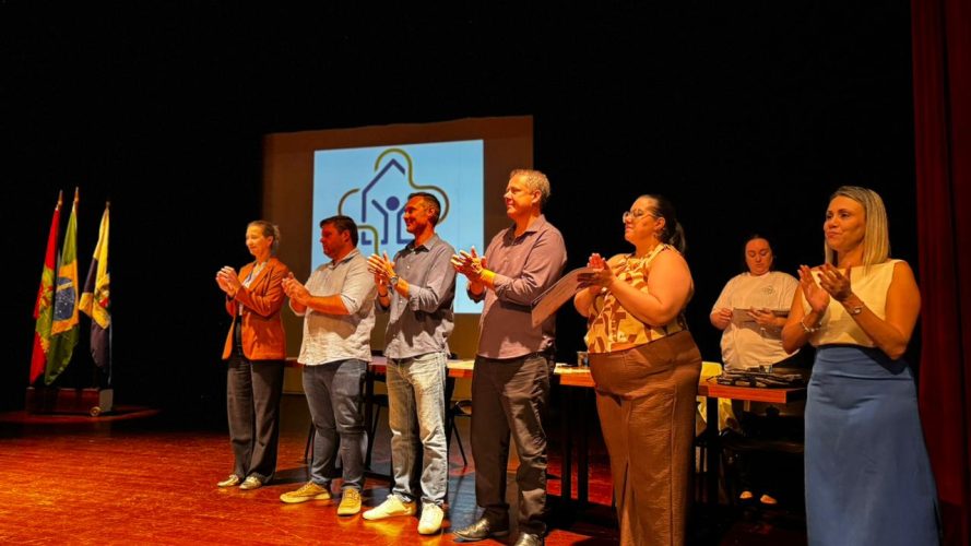 Timbó celebra a formatura de 43 agentes de saúde e fortalece a atenção básica com profissionais mais qualificados