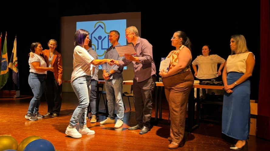 Timbó celebra a formatura de 43 agentes de saúde e fortalece a atenção básica com profissionais mais qualificados