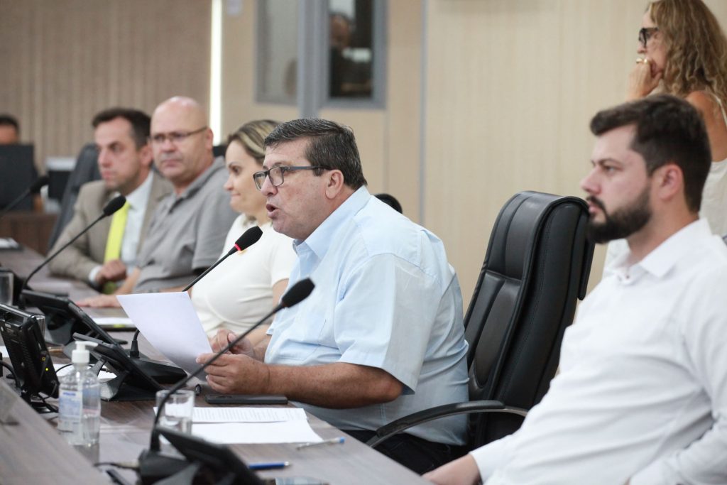 Câmara de Blumenau aprova criação do Selo Empresa Inclusiva para incentivar contratação de pessoas com TEA e PcD