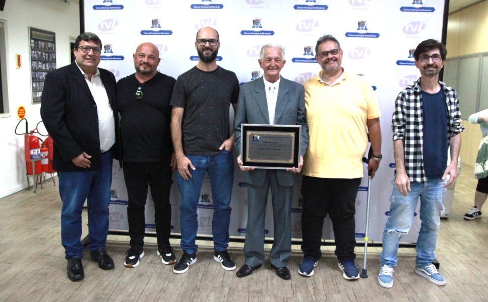 Câmara de Blumenau homenageia mulheres e entrega título de cidadão blumenauense em sessão solene