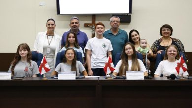 Parlamento Jovem de Indaial inicia 2026 com nova Mesa Diretora e posse de vereadores