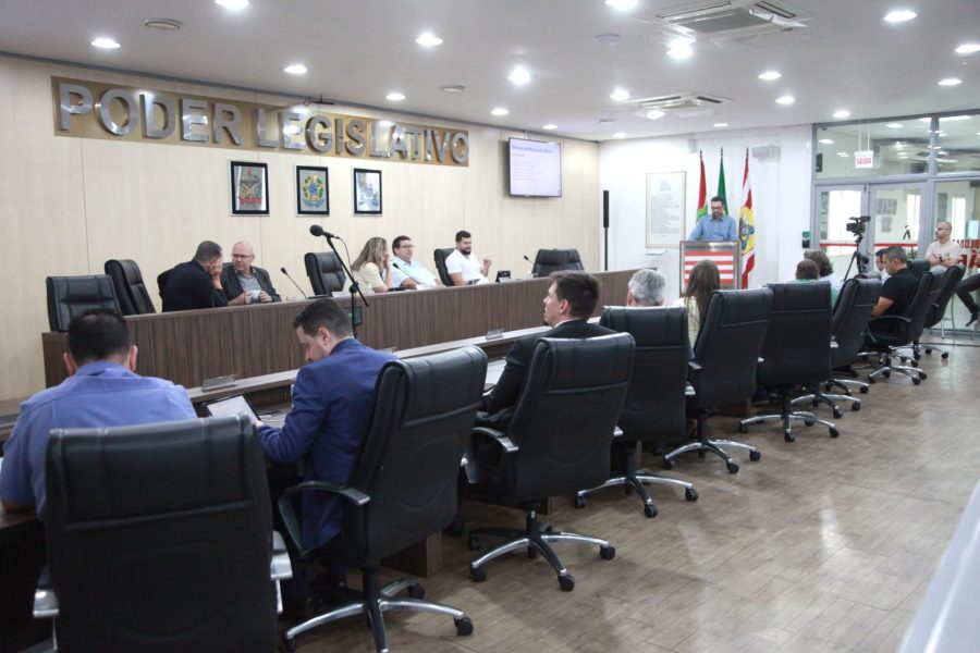 Secretário de Serviços Urbanos presta esclarecimentos na Câmara e vereadores cobram melhorias em Blumenau