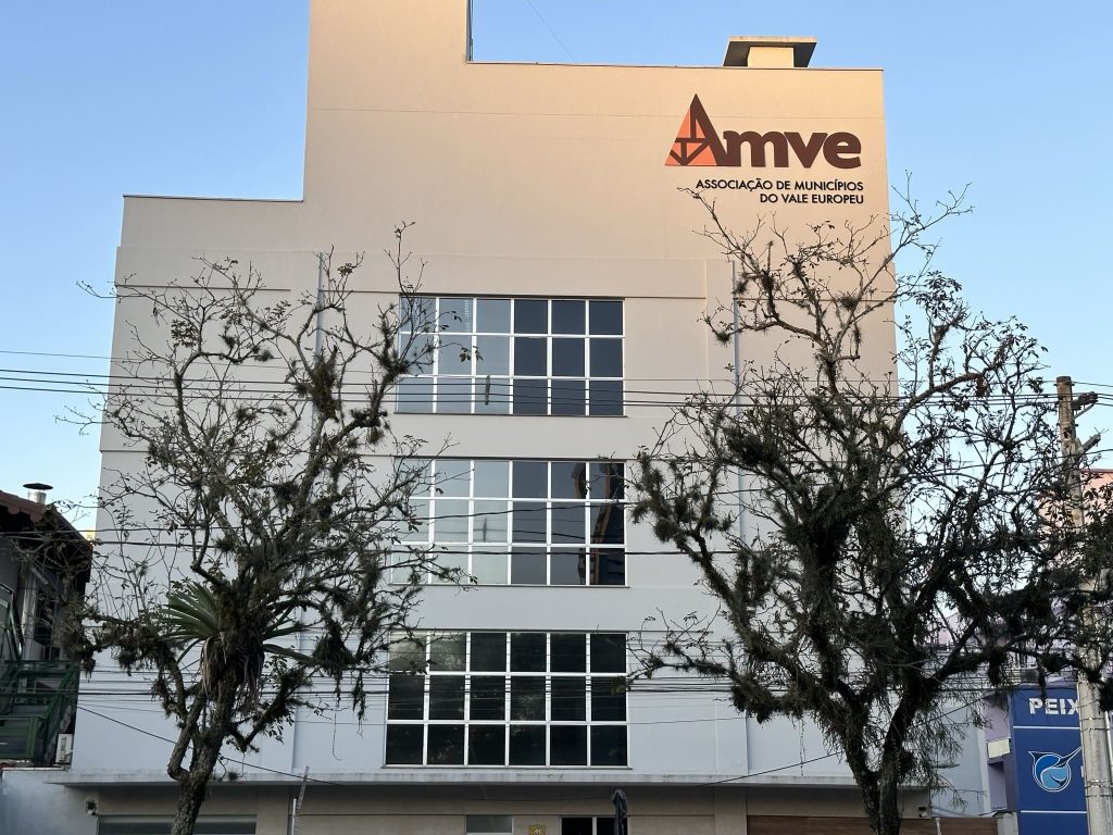 Governador de SC visita Blumenau e anuncia investimentos para o Vale do Itajaí. Foto: Reprodução / AMVE.