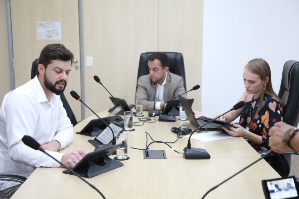 Dois projetos avançam na Câmara de Blumenau e aguardam decisão dos vereadores