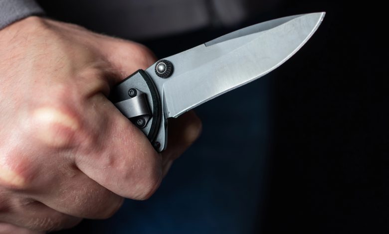 Homem fica ferido após ser atacado com golpes de faca pelo ex-companheiro de sua esposa em Pomerode