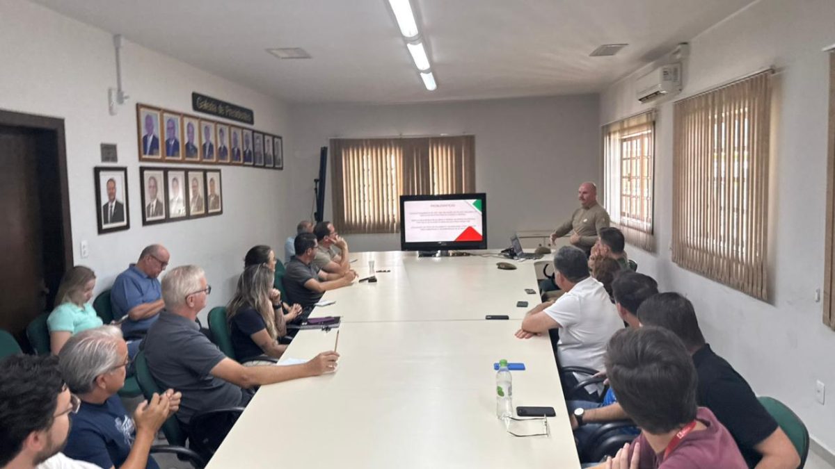 Autoridades discutem mudanças para melhorar o trânsito na BR-470 entre Timbó e Indaial