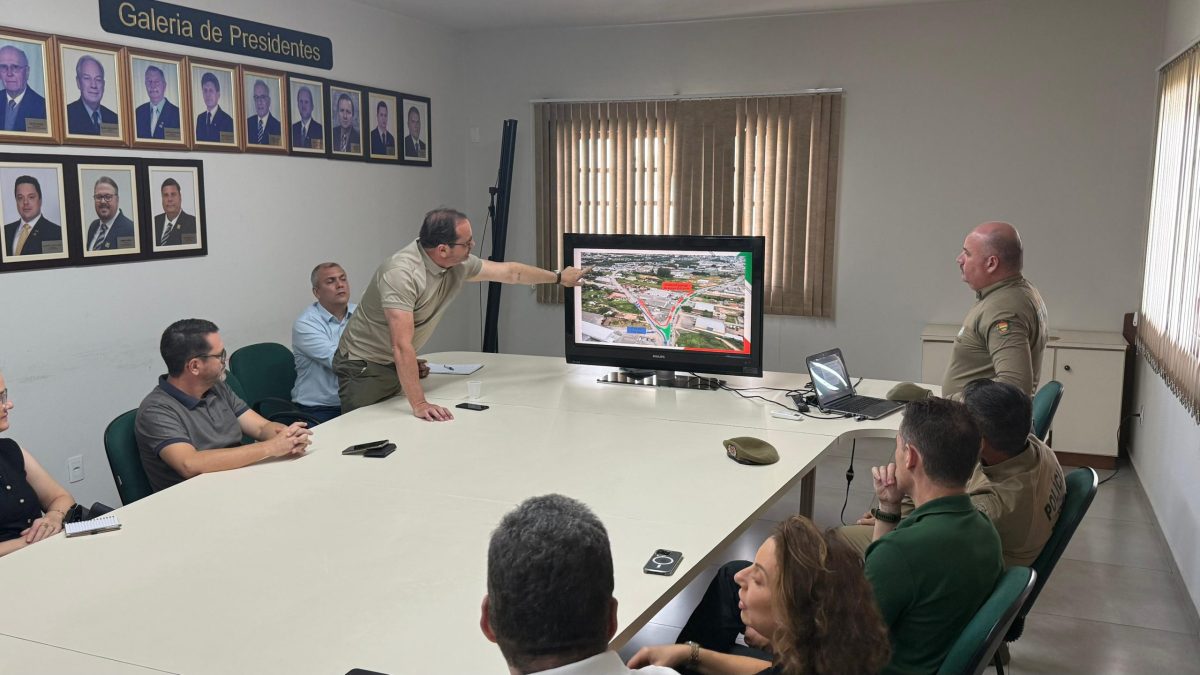 Autoridades discutem mudanças para melhorar o trânsito na BR-470 entre Timbó e Indaial