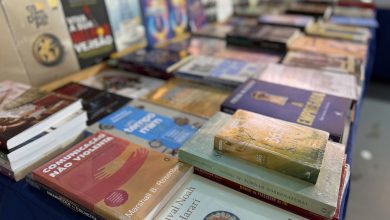 Timbó promove troca-troca literário de Páscoa e leva chocolate, leitura e diversão à comunidade