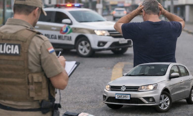 Carro é furtado no Centro de Indaial e proprietário percebe crime pela manhã