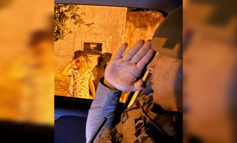Pequeno gesto, grande respeito: menina presta continência à PM e emociona policiais em Jaraguá do Sul