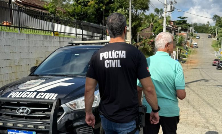 Homem que atuava como pastor é preso em Indaial após cometer cerca de 144 abusos contra menor