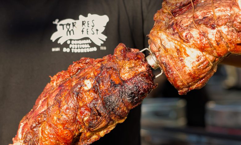 Torresmofest chega ao Norte Shopping e promete quatro dias de gastronomia, música e lazer em Blumenau