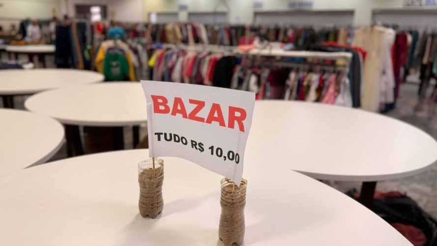 Feirão e bazar da Paróquia Santa Terezinha terá mais de 10 mil peças a partir de R$ 2 e R$ 10 em Timbó
