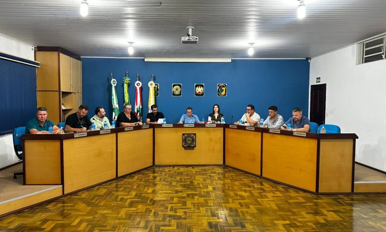 Câmara de Vereadores de Apiúna realiza sessão ordinária com análise de projetos de lei