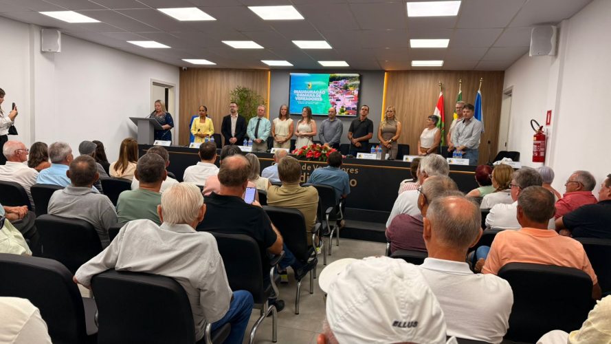 Benedito Novo inaugura nova sede da Câmara de Vereadores em cerimônia marcada por homenagens