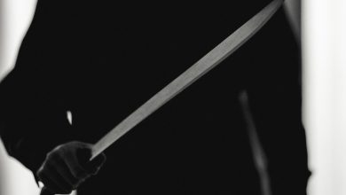 Durante briga por divisão de bens, homem ameaça ex-esposa com facão e acaba preso em Timbó