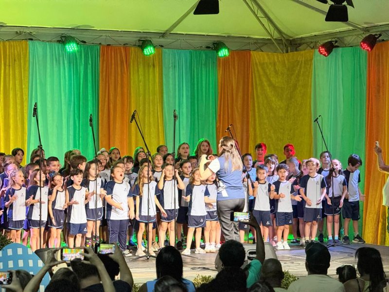 Páscoa em Indaial reúne famílias e distribui 700 ovinhos em programação especial na Praça da Prefeitura