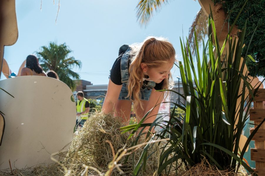 Páscoa em Indaial reúne famílias e distribui 700 ovinhos em programação especial na Praça da Prefeitura