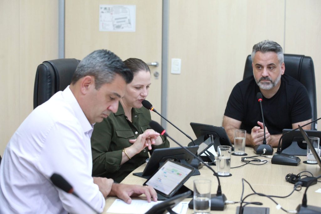 Dois projetos avançam na Câmara de Blumenau e aguardam decisão dos vereadores