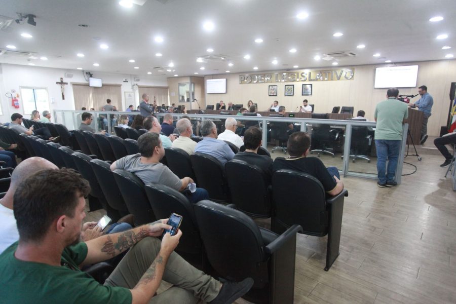 Secretário de Serviços Urbanos presta esclarecimentos na Câmara e vereadores cobram melhorias em Blumenau