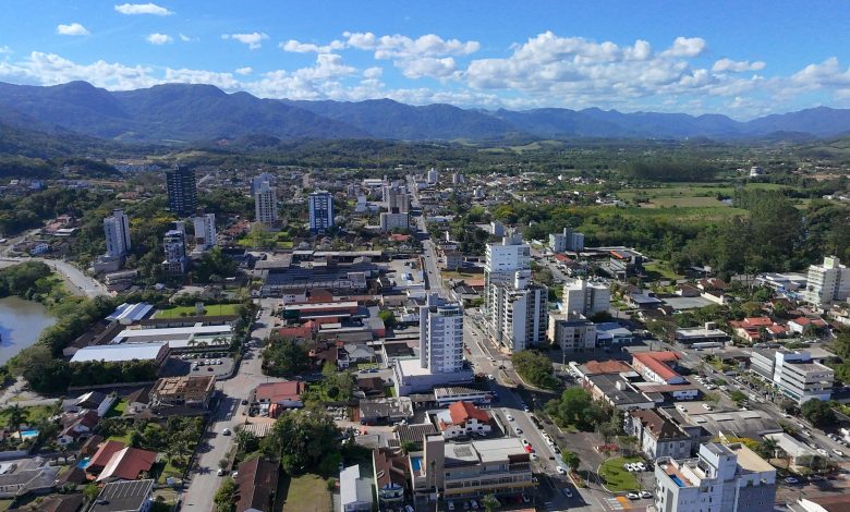 Moradora de Timbó está entre vencedores da TriVale e divide prêmio de R$ 500 mil com ganhador de Itapema