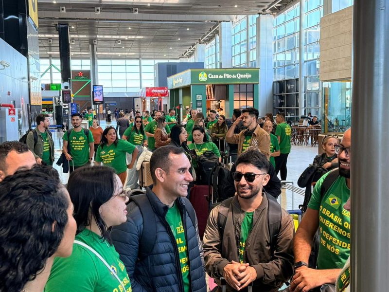 Mais de 80 colaboradores da Havan embarcam para Paris em viagem internacional com tudo pago