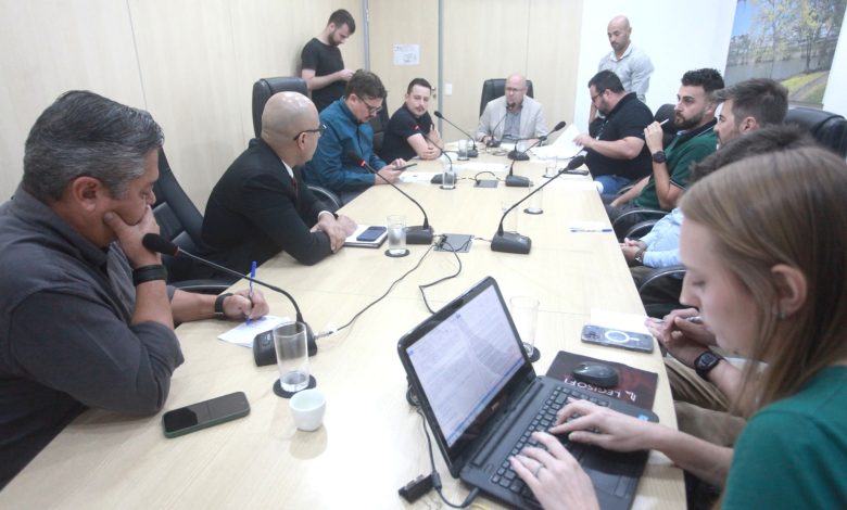 Comissão Processante da Câmara de Blumenau amplia prazo da defesa e avança em apuração contra vereador afastado