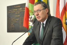João Valle Neto toma posse como vereador em Blumenau e passa a integrar o Legislativo municipal
