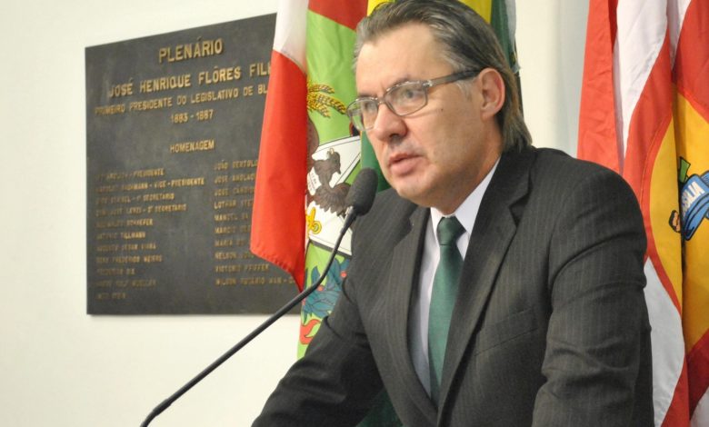 João Valle Neto toma posse como vereador em Blumenau e passa a integrar o Legislativo municipal