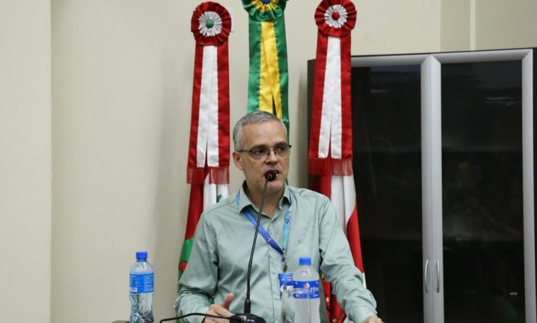 Abastecimento de água é debatido na Câmara de Vereadores de Indaial e Casan apresenta plano de ação